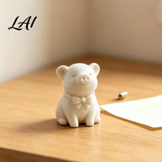 Kawaii Piggy Desk Accessory 3D Printed Cute Bow Tie Pig Figurine Matte Cream White Minimalist Animal Decor Statue Statue Compact Ornament