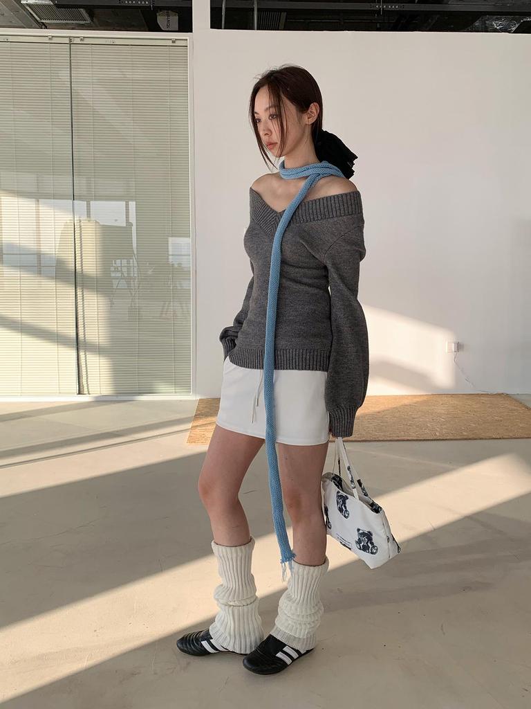 Dorothy Korean V-Neck Spring Solid Sweater - Women's Knitted Straight Waisted Top