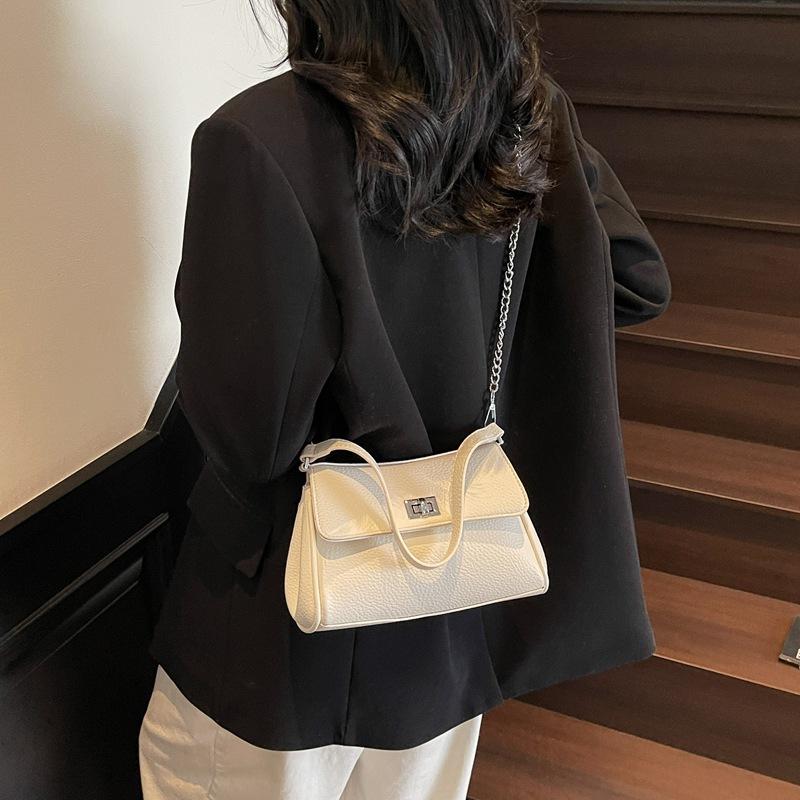 

Модная сумка подмышку женская 2025 новая универсальная сумка-мессенджер через плечо для通勤 премиальная маленькая квадратная сумка цепочка сумка-мессенджер белый