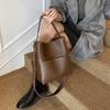2025 Autumn Women's Retro Large-Capacity Bucket Bag: Versatile Crossbody and Shoulder Bag