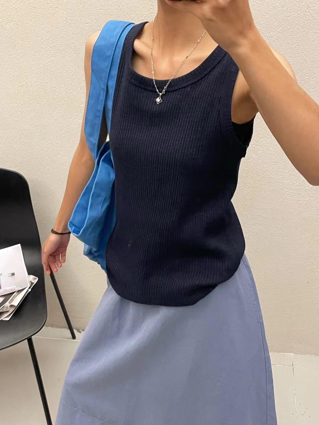 

Женская майка в рубчик большого размера: Корейский стиль, Свободный крой, Эластичный, Однотонный, Весенне-летняя коллекция (78029) One Size L