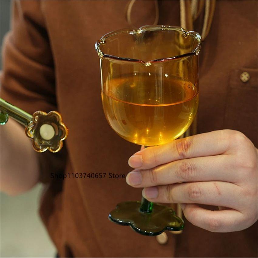 Ins Niedlicher Schiefköpfiger Blumenbecher Kreativer Bunter Außerirdischer Kelch Vintage Französischer Stil Personalisierter Champagnerkelch