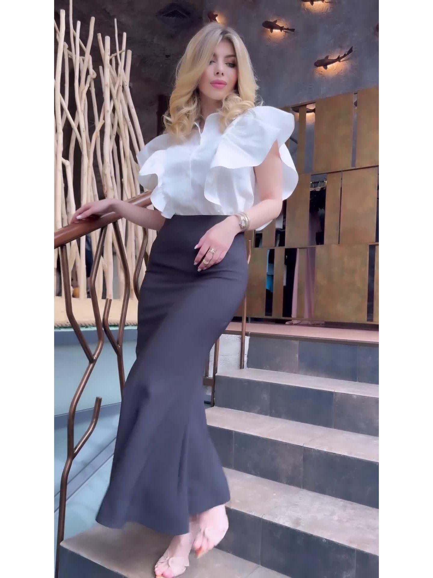 

Летний европейский и американский модный комплект для женщин: однотонный топ с рукавами-рюшами и юбка с высокой талией и облегающая бедра Medium