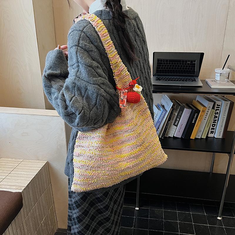 Knitted Bag Women's Large Capacity 2025 New Autumn and Winter Versatile Shoulder Woven Shopping Bag Leisure Commuter Tote Bag