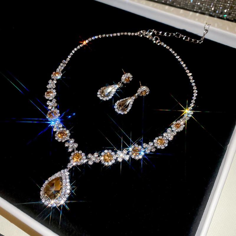 Diamond-encrusted Flower Wheat Stud Earrings Necklace Court Style Light Luxury High-end Jewelry Set Elegant Temperament Versatile Jewelry