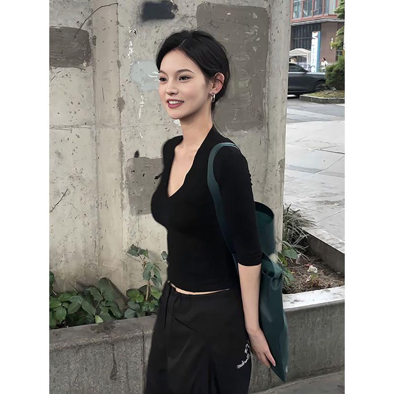 American-Style Spicy Girl Black V-Neck Mid-Sleeve T-Shirt for Women, Spring Slim-Fit Design Top, Sexy Style Blouse