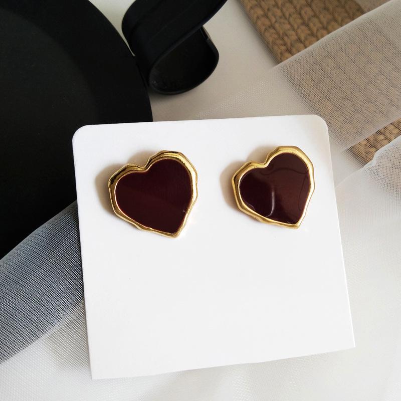 Elegant Heart-Shaped Drip Oil Earrings: Retro Hong Kong Style Studs for Women - French, European, American Fashion