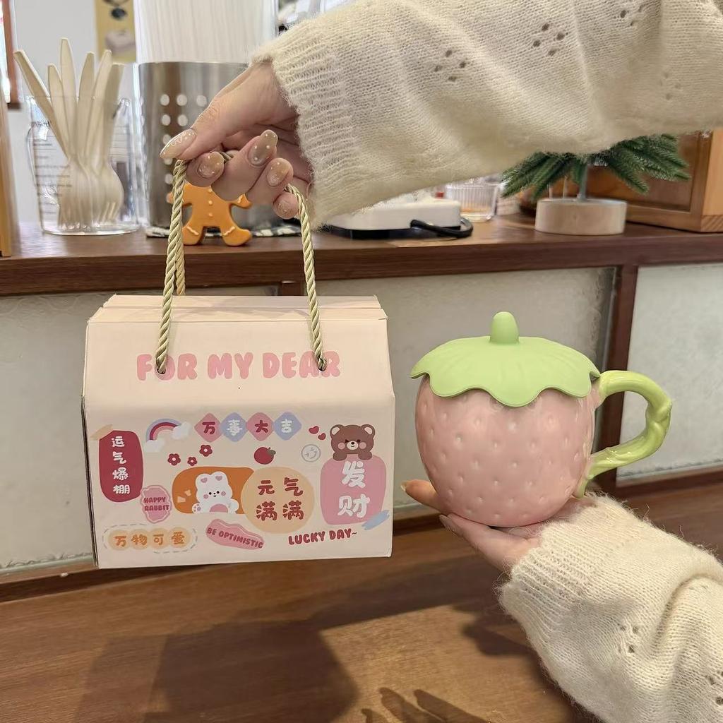 Strawberry mug with lid, high-value creative cup, ceramic water cup, niche birthday gift for girls