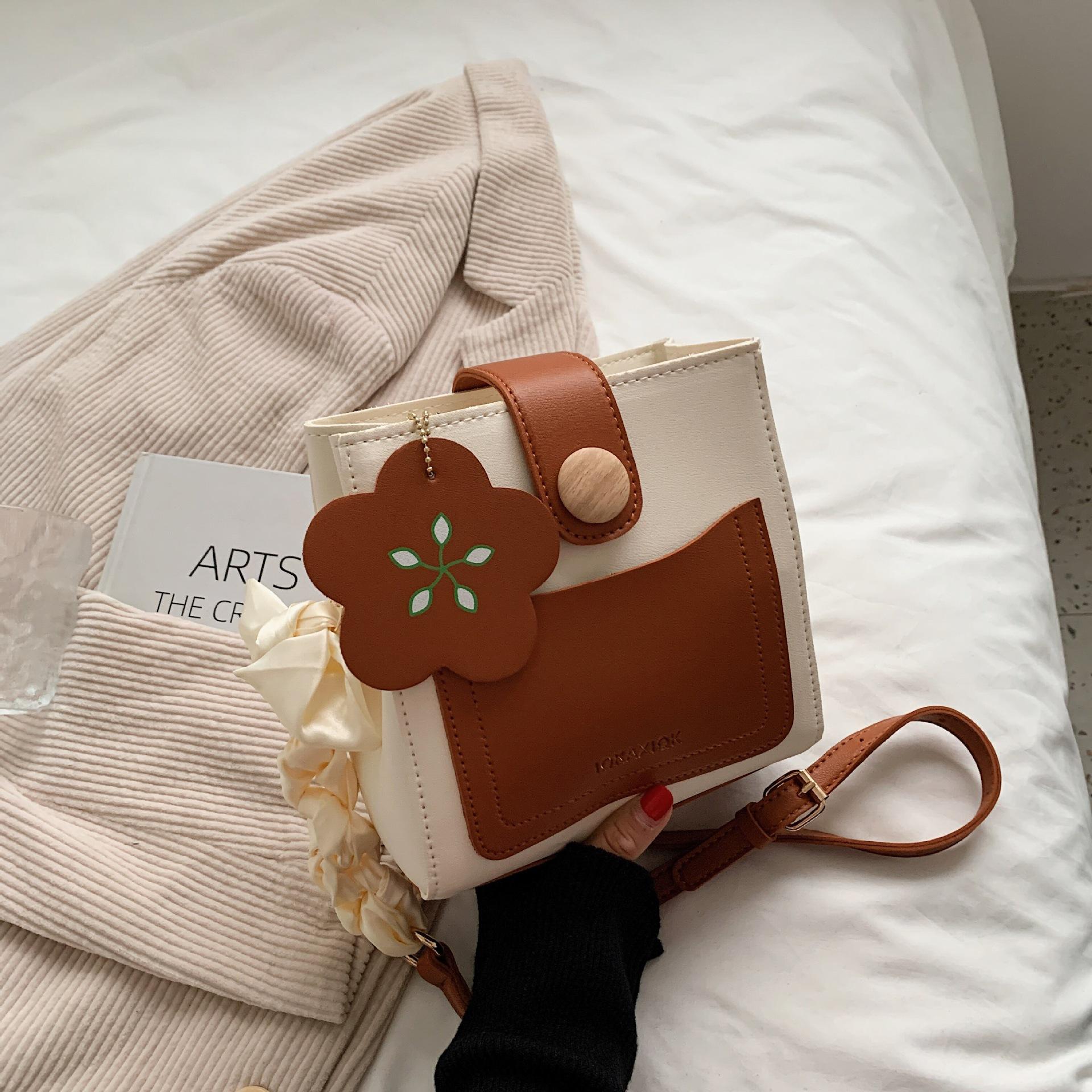 

Versatile shoulder bag New fashion messenger bag Contrast color small square bag Mini small bag помаранчевий