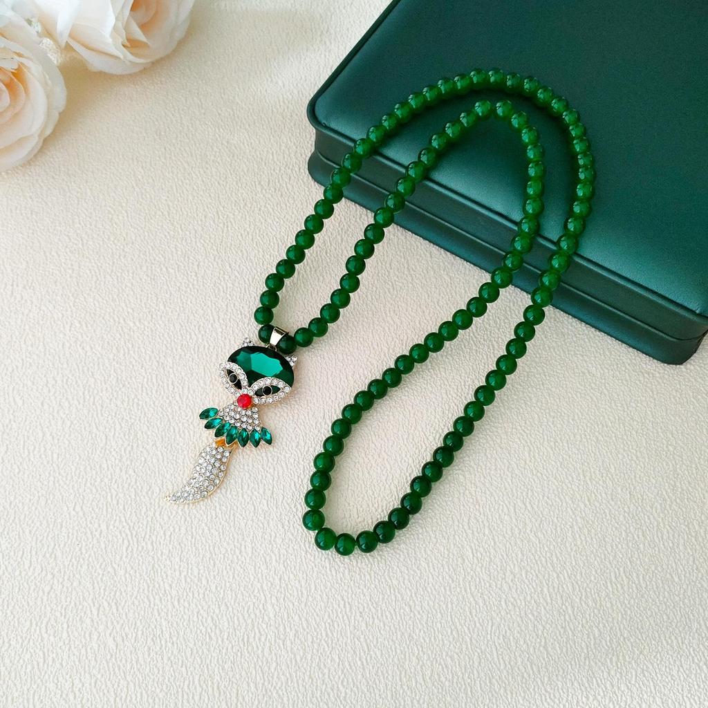 Retro Green Beaded Long Necklace: High-End Chinese Style Fall/Winter Sweater Chain