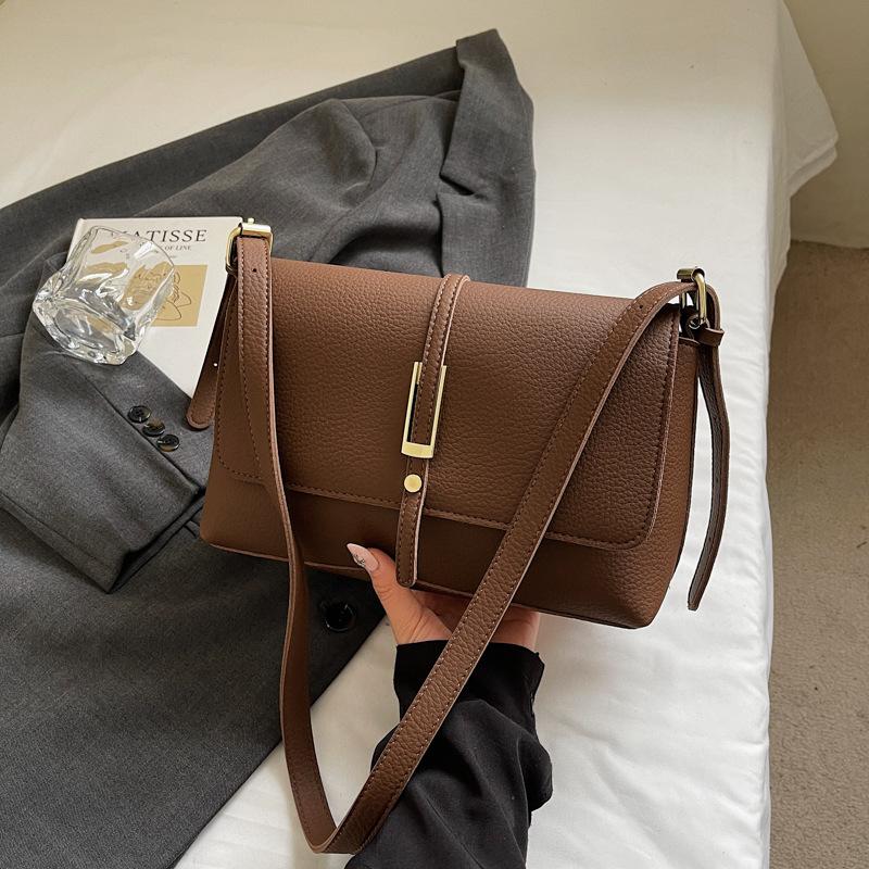 

Korean version of retro style bag women s simple shoulder bag 2025 autumn new retro high-value fashionable small square bag темно-коричневого кольору
