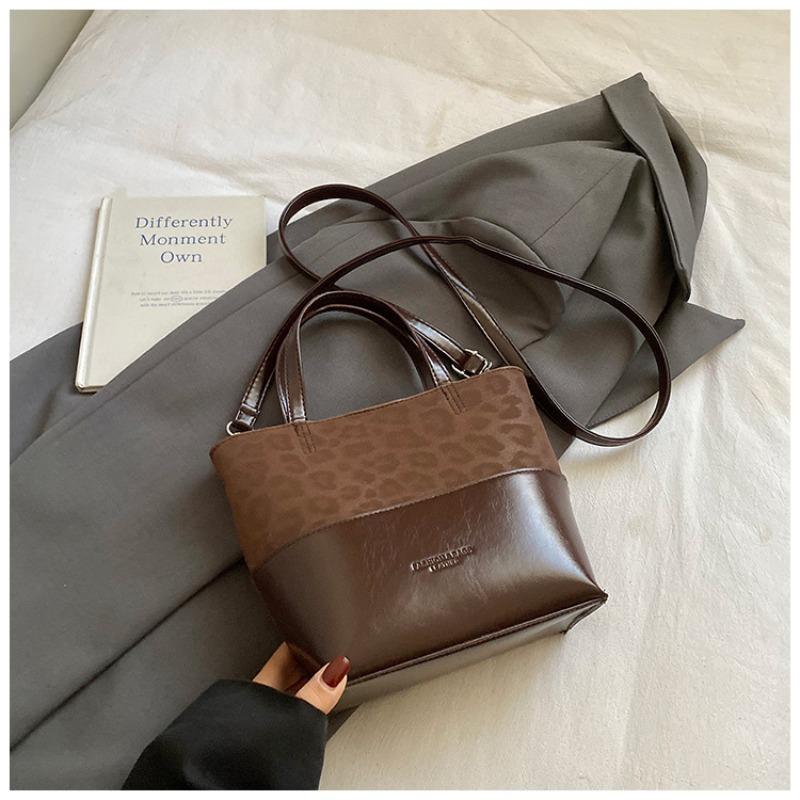 Casual retro simple shoulder bag fashionable personalized messenger bag winter new women's trend bucket bag