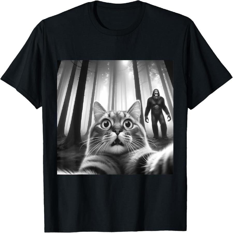 Funny Scared Cat Selfie with Bigfoot Hilarious Cat Lovers T-Shirt XXXXXL