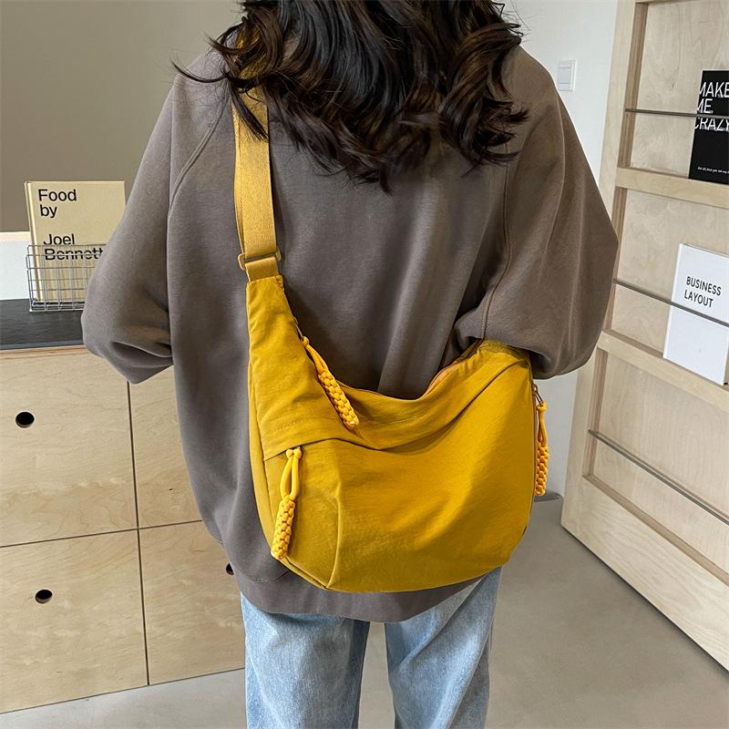 Retro Crossbody Underarm Bag: Luxury Women's Shoulder Handbag