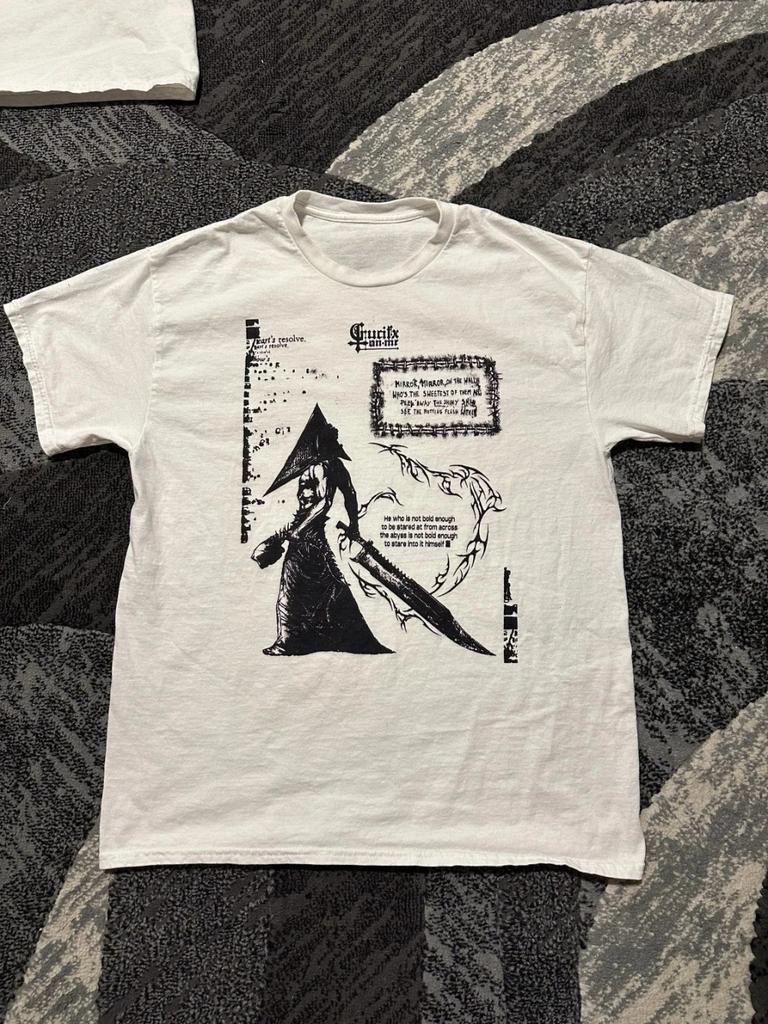 T-shirt Gotica Vintage Pyramid Head di Silent Hill, Maglietta Streetwear Unisex per Fan di Videogiochi Horror, Top Oversize Casual 100% Cotone