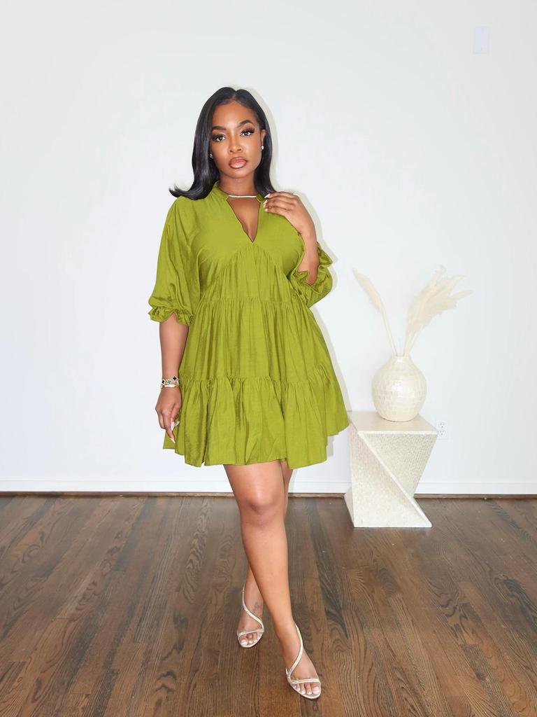 TW748 Casual V-neck Loose Waist Pleated Dress with Three-quarter Sleeves and Wide Hem for Women