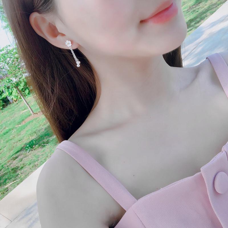 Female Temperament Simple and Literary Small Flower Earrings Sakura Long Tassel Versatile Earrings