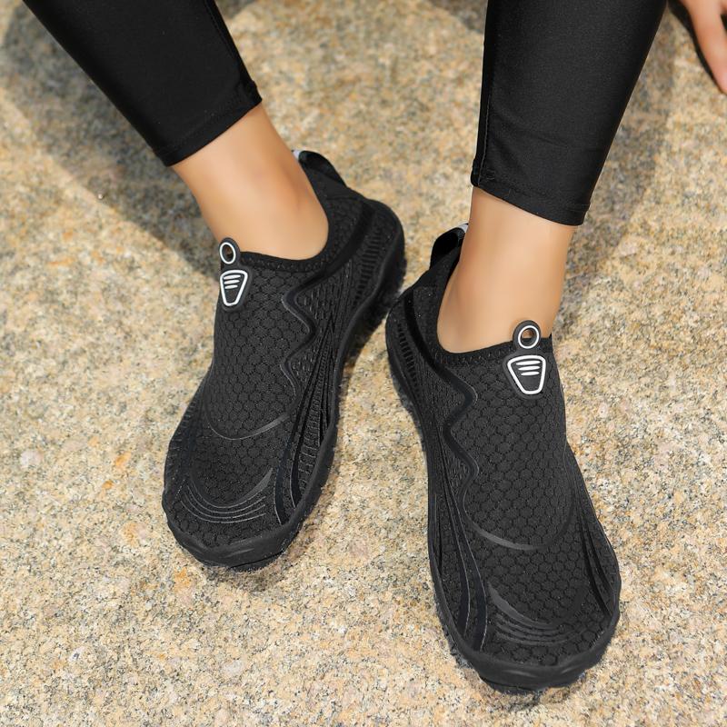 Canyoning Shoes Men's Lightweight, Anti-slip Breathable Outdoor Wading Shoes Men Flat Fashion  Hollowed-out Casual Shoes Men