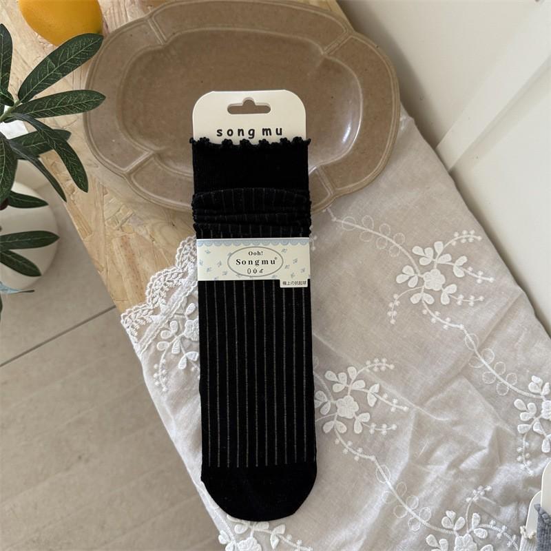 Lady Spring and Autumn Vertical Strip Cake Edge Boneless Drum Stack Socks