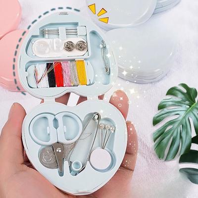 Mini-Nähset - Praktische kleine Haushalts-Nähbox mit mehreren Funktionen - Nähwerkzeug-Set in Herzform