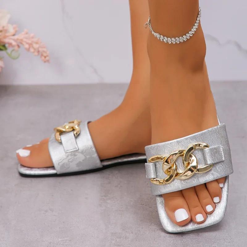 Модная обувь для женщин 2024 года горячая распродажа женские тапочки с квадратным носком летние тапочки с открытым носком и цепочкой однотонные повседневные пляжные большого размера 35 2219₽