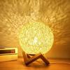 1 Set Rattan Kugel Tischleuchte USB-Stecker Helligkeit Einstellbar Nachtlicht Geschenk Holzständer Nachttisch Dekoration Nachtlicht Für Schlafzimmer