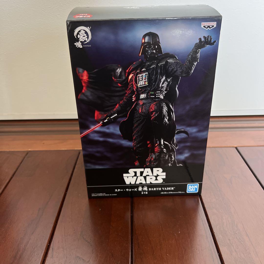 

[USED] Darth Vader figure