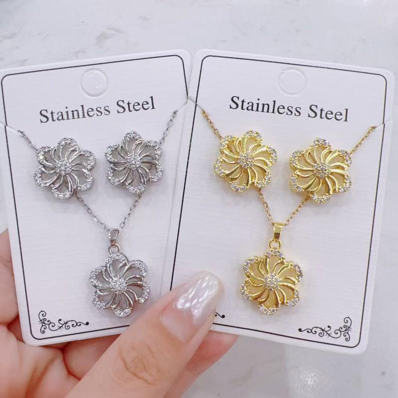 Elegantní Sada Náhrdelníku a Náušnic Zdobená Krystaly Pro Ženy Minimalistický Zlatý/Tónovaný Řetízek s Medailonkem a Geometrickým Designem