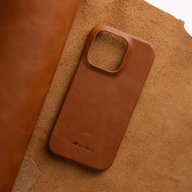 MELKCO For iPhone 15 Pro Case Genuine Cow Leather Coated PC Incomplete Waxy Phone Cover