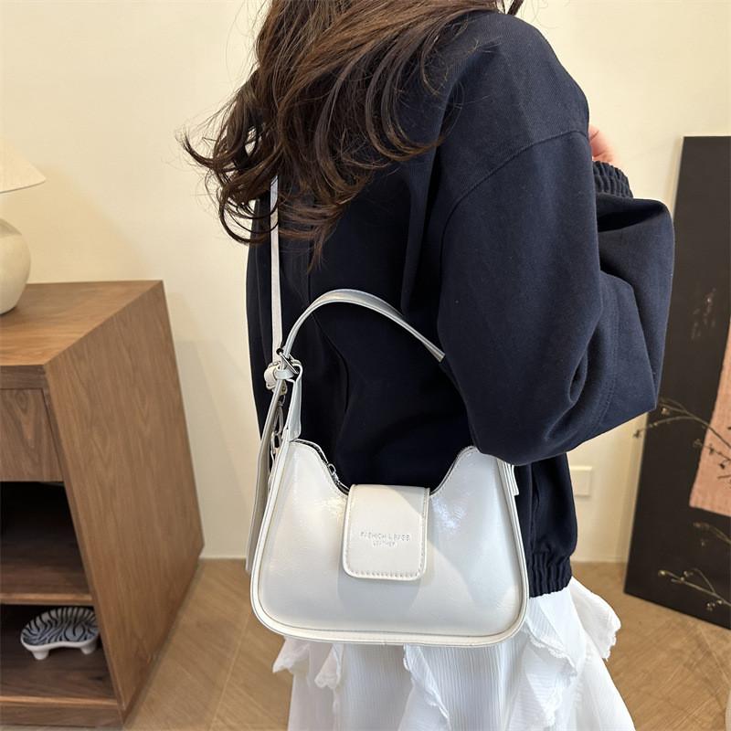 Street Style Pu Leather Small Square Shoulder Bag With Zipper Closure For Daily Wear