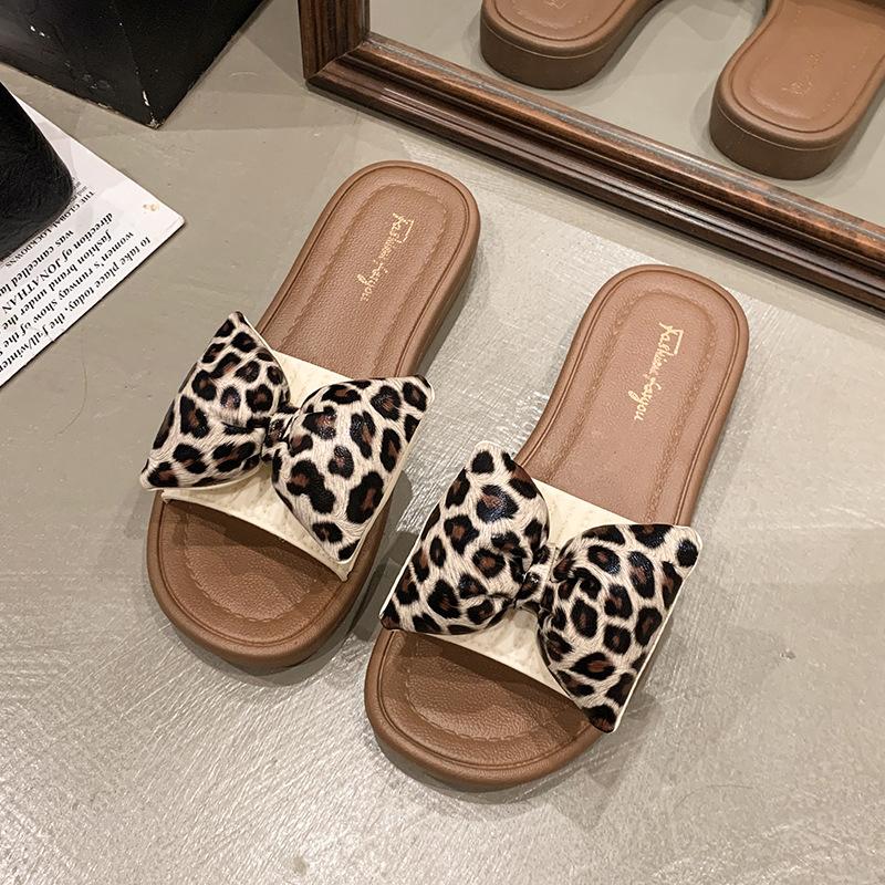 Bow Slippers Women's New Summer Leopard Print Versatile Flat Bottom Non-slip Outer Wear Schoolgirl Fashion Thick Bottom Sandals