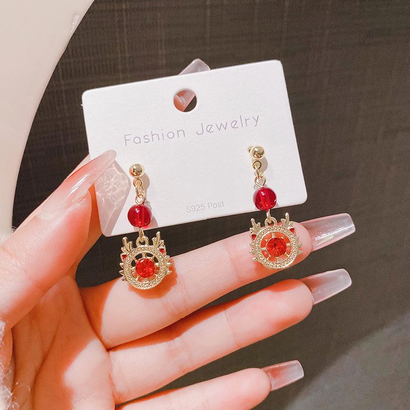 Dragon Retro Red Niche Design High-end Stud Earrings Light Luxury Fashion Chinese Style Temperament Versatile Ear Jewelry