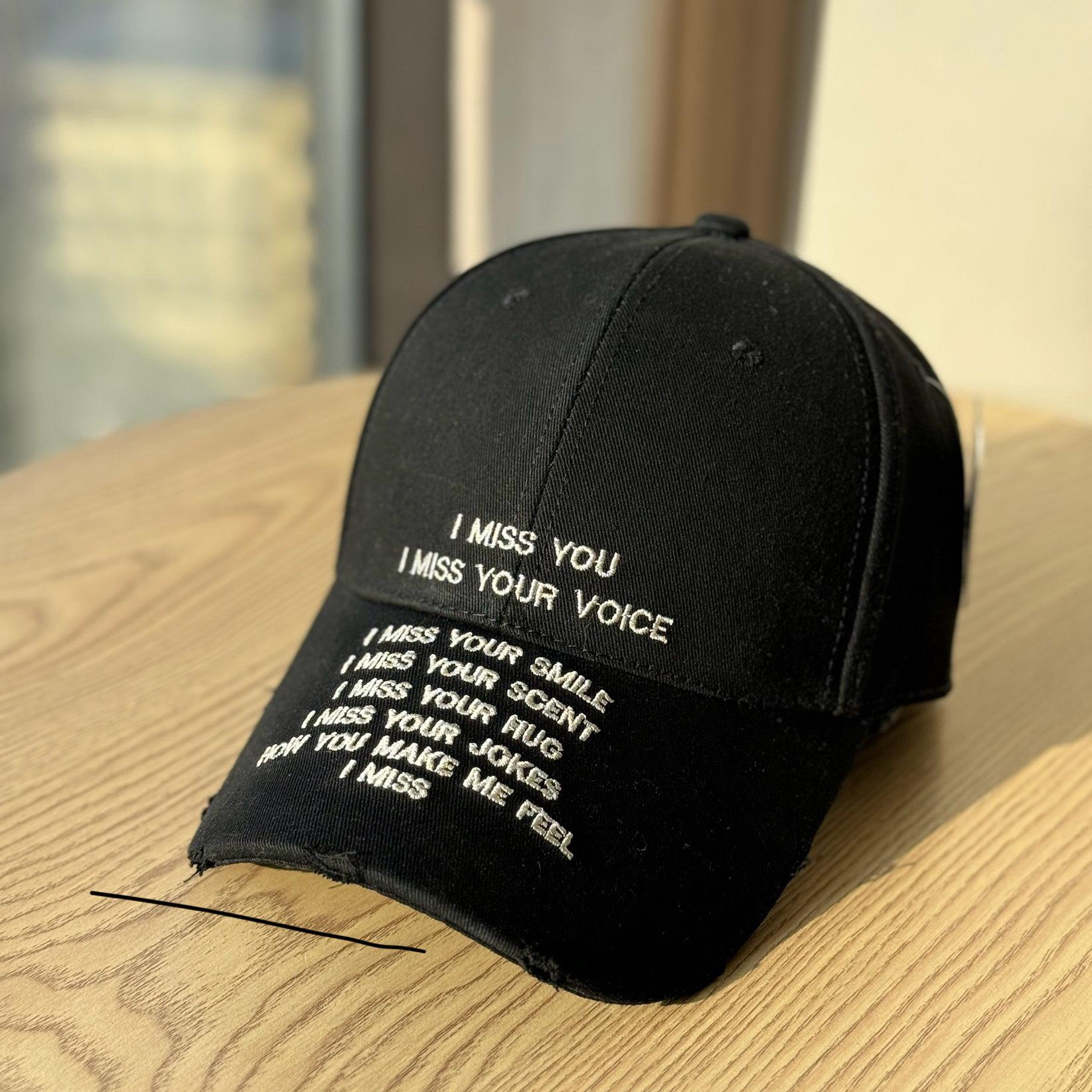 

The new spring and summer collection features multi-row lettered washed hardtop baseball caps for women, with deep brims and large head Adult54-60Adjustable чёрный