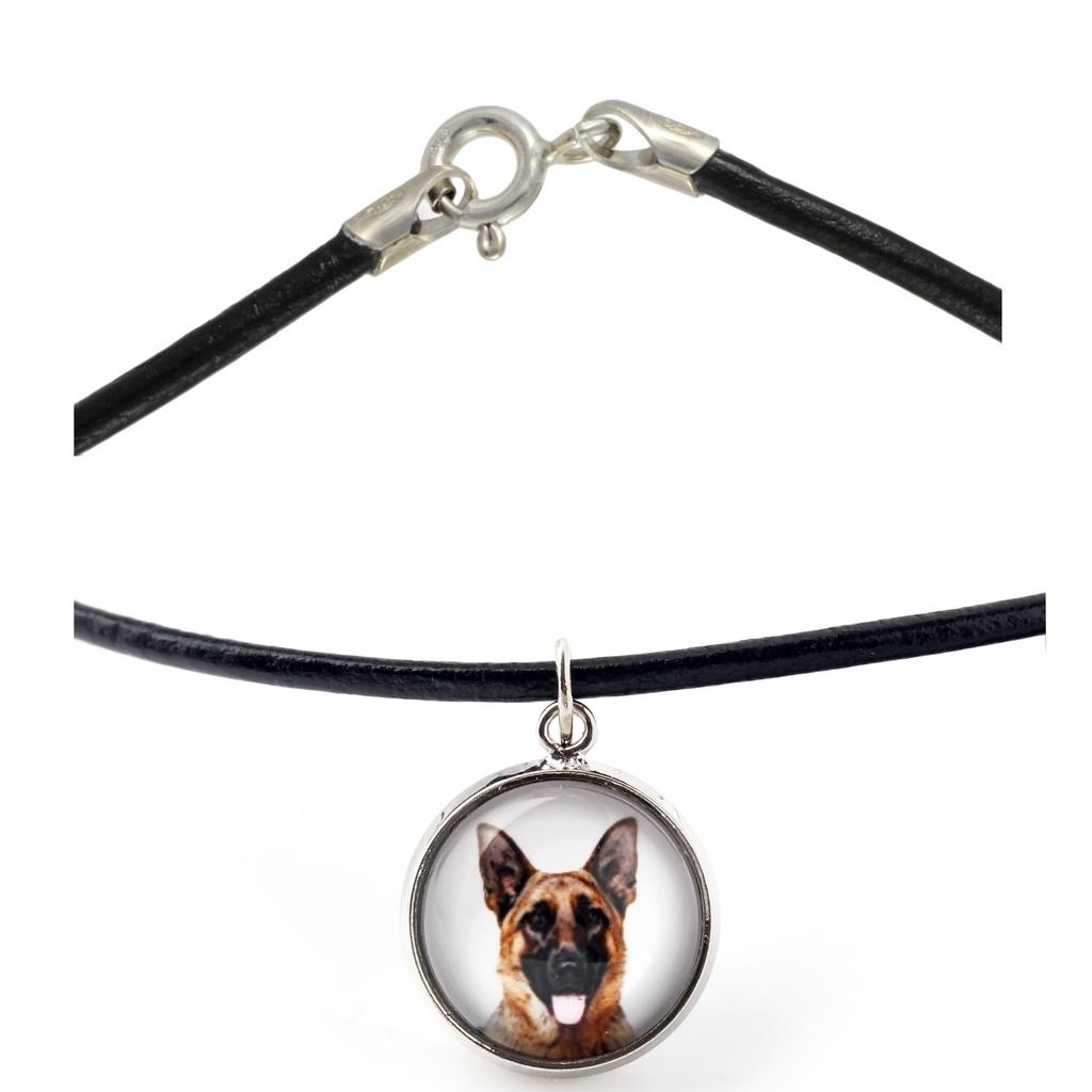 German Shepherd Dog, Alsatian Wolf Dog – Necklace in a box, elegant decoration | Art-Dog