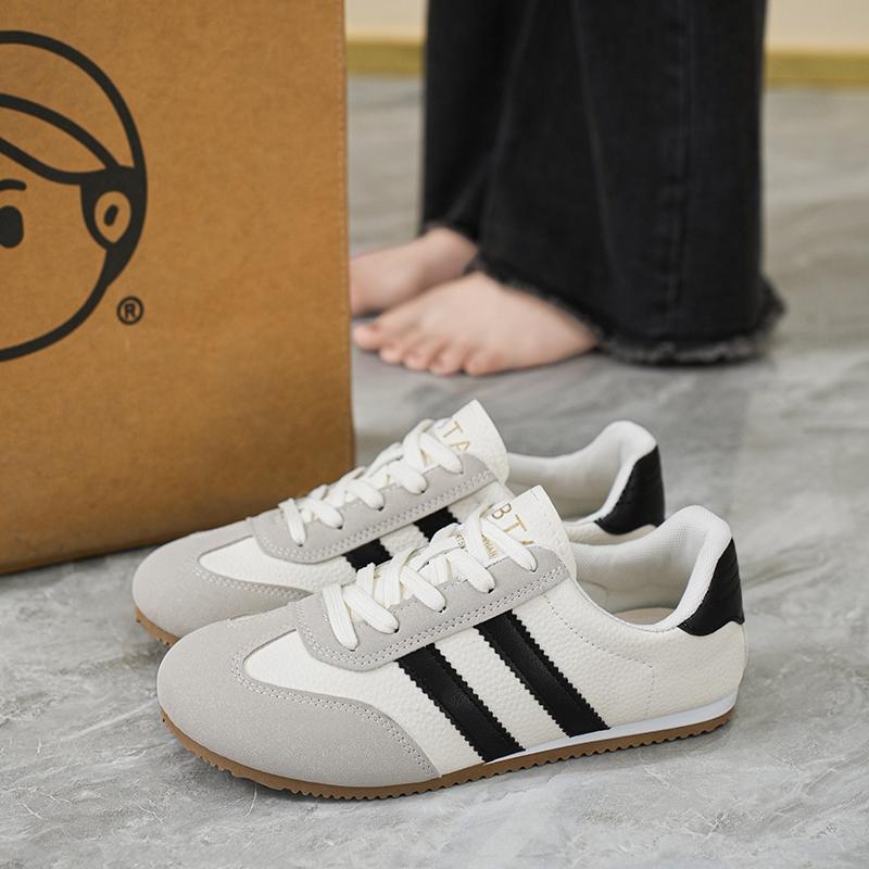 Fashion Women Shoes Fashion Casual Flats Vulcanize Shoes Ladies Outdoor Walking Sneakers Women Comfortable Classical Shoes