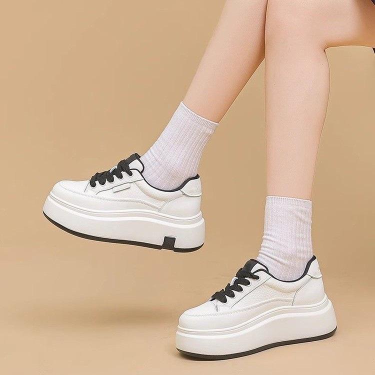 Thick-soled muffin little white shoes women's 2025 autumn new popular versatile and thin breathable height-increasing sports and leisure board shoes