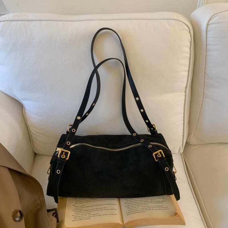 

Large Capaci Commuter Suede Shoulder Bag Women s 2025 New Luxury Vintage Tote Bag Fashionable Women s Handbag Soft Commuter Bag