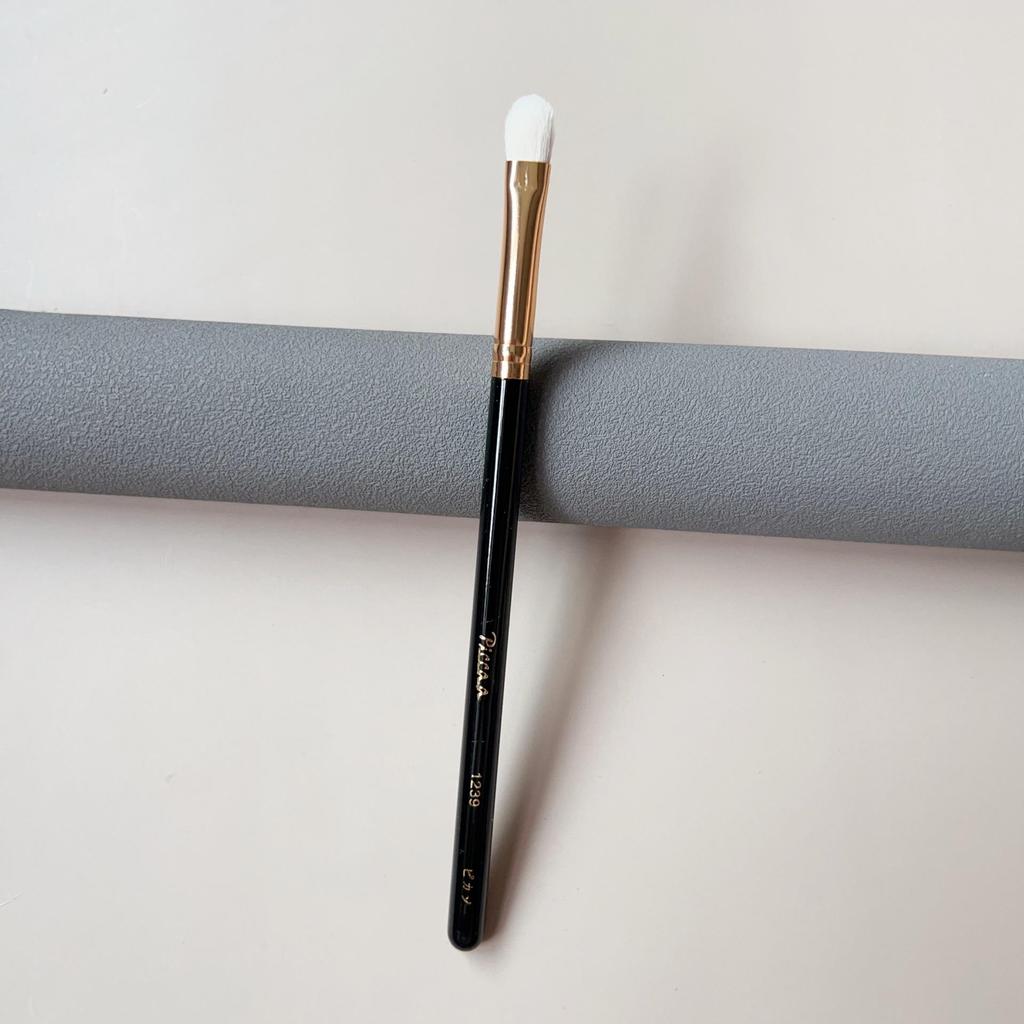 Picasso Gold Sada štětců na make-up: Sypký pudr, tvářenka, stínování očí, zkosený štěteček na obočí.