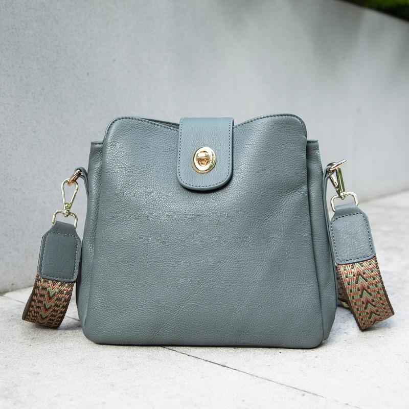 Genuine Leather Fashionable and Versatile Crossbody Bag High-end Shoulder Bag Simple and Large-capacity Commuter Bag