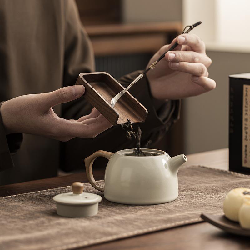 Beige Ru Kiln Teapot Single Pot To Make Tea, Household Light Luxury Ceramic Large-capacity Teapot, High-end New Kung Fu Tea Set