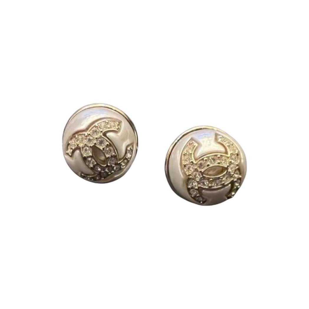 

Chanel Classic Double C Pearl Rhinestone Metal Earrings Women earrings White AB8453-B08257-NI488 Gold, White,F