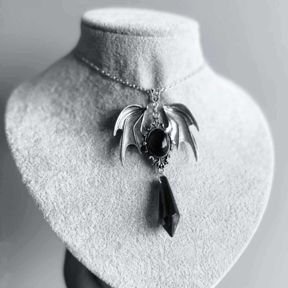 Retro Gothic Sliver Color Bat Wings Baroque Oval Ruby Crystal Conical Tassel Pendant Necklace for Women Halloween Party Jewelry
