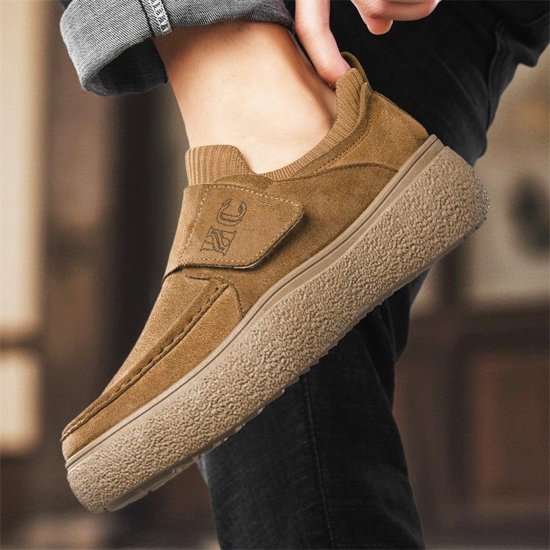 New Fashion Platform Suede Leather Mens Casual Shoes High Quality Men's Thick Bottom Outdoor Fashion Sports Walking Board Shoes