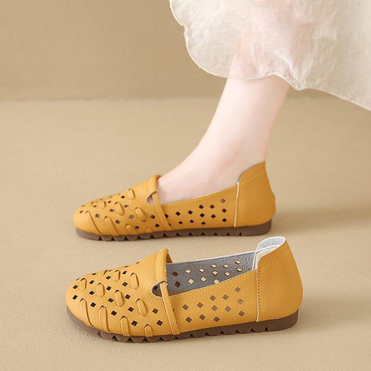 

Summer popular temperament wears soft-soled mother shoes 2025 new breathable casual women s one-pedal hole sandals 35