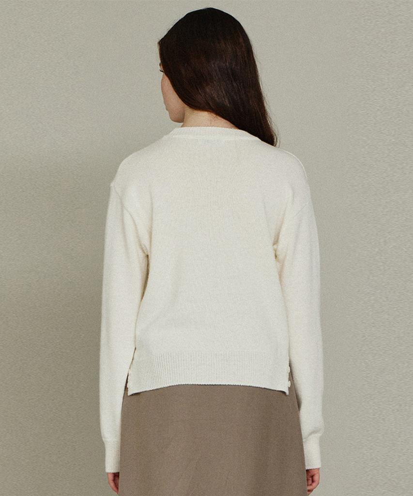ITOV SEOUL Slit Button Round Knit Iv