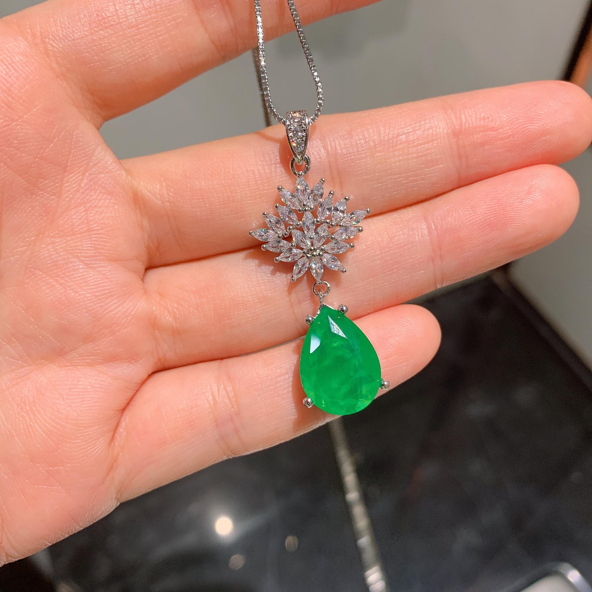 

Jewelry Colored Treasure Retro Imitation Emerald Pendant Emerald Earrings Jewelry Set Water Drop Set