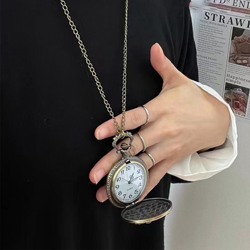 Antique Retro Bronze 12 Animal Quartz Round Case Pocket Watch Necklace with Pendant Chain No Waterproof Holiday Gift