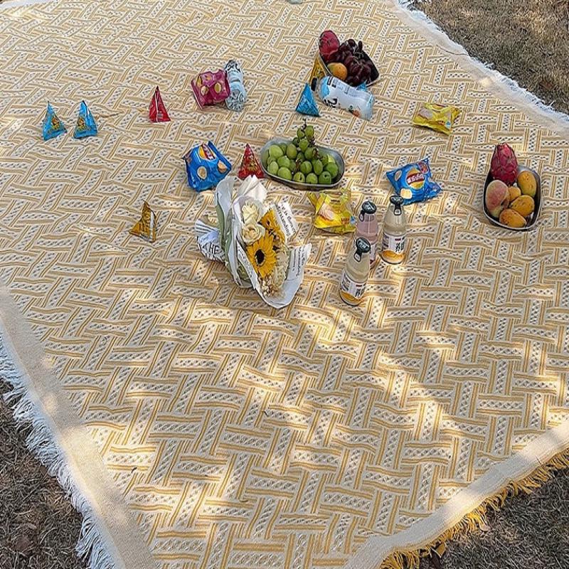 Gongziyu Outdoor Picnic Blanket & Tablecloth