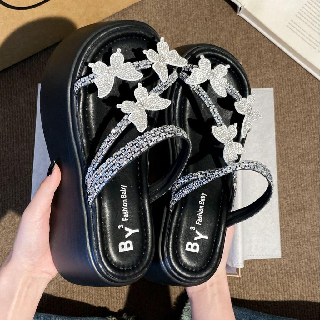 Internet celebrity explosion beautiful fairy wind sandals 2025 summer wear new slippers beach butterfly rhinestone one-word drag