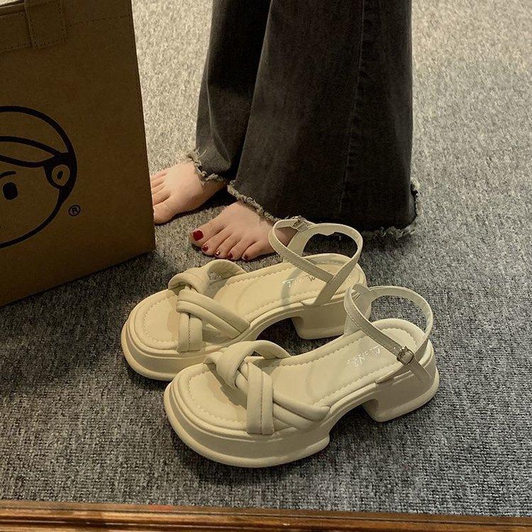 

Женские сандалии 2025 лето новый праздничный стиль маленькая интернет-знаменитость слово пляжная обувь легкая подошва-маффин 40